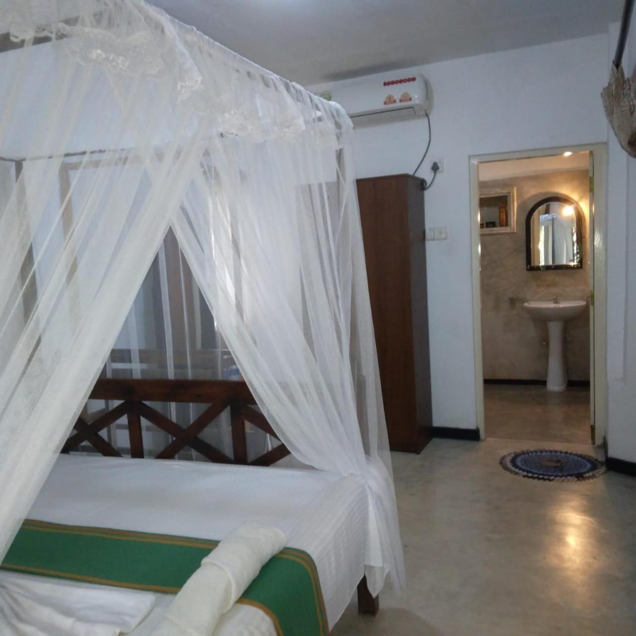 Grand Villa Хиккадува Экстерьер фото